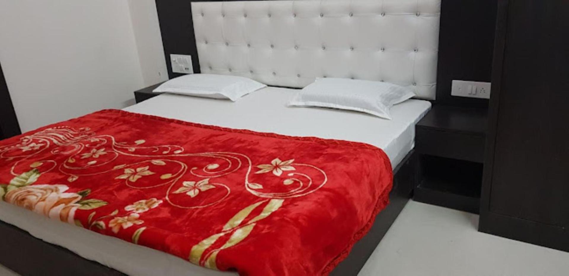 Hotel Mahabir Inn Mathura Buitenkant foto