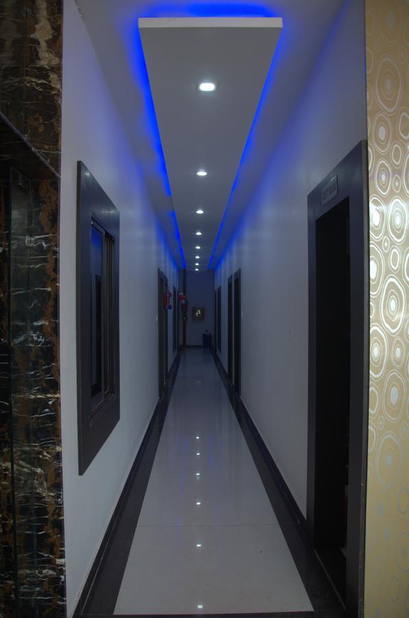 Hotel Mahabir Inn Mathura Buitenkant foto